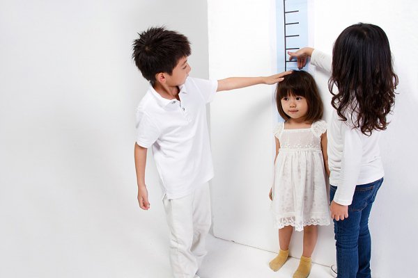 Thấp còi khác gì với trẻ có chiều cao thấp?