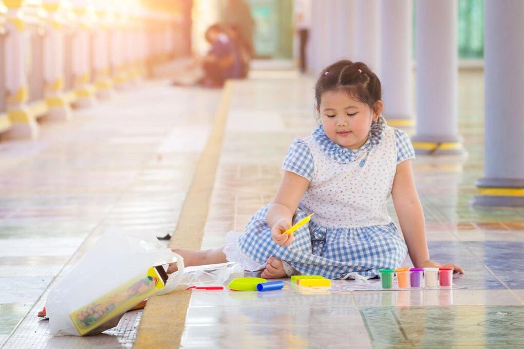 Vì sao trẻ thừa cân có thể cao hơn trong những năm đầu?