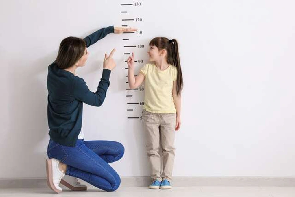 Cách đo chiều cao cho trẻ đúng chuẩn và theo dõi tăng trưởng